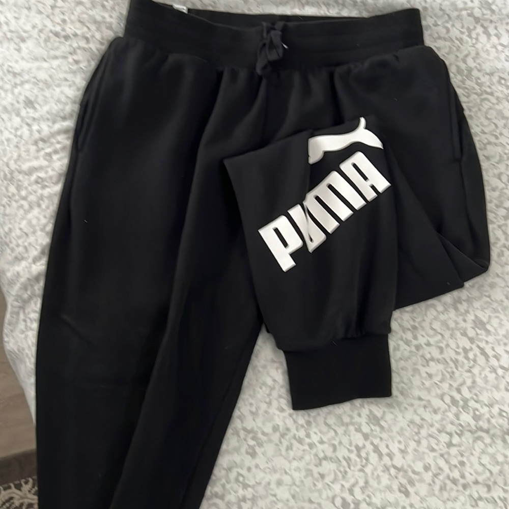 Sweat pants in Great condition, only worn a couple times